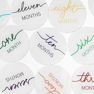 BABY MONTHLY MILESTONE SIGNS GENDER NEUTRAL ACRYLIC DISCS